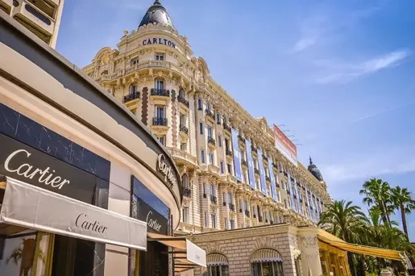 Transport for Cannes luxury shopping