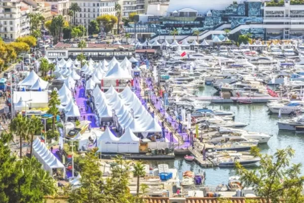 Nice airport to Cannes transport: Cannes yachting Festival